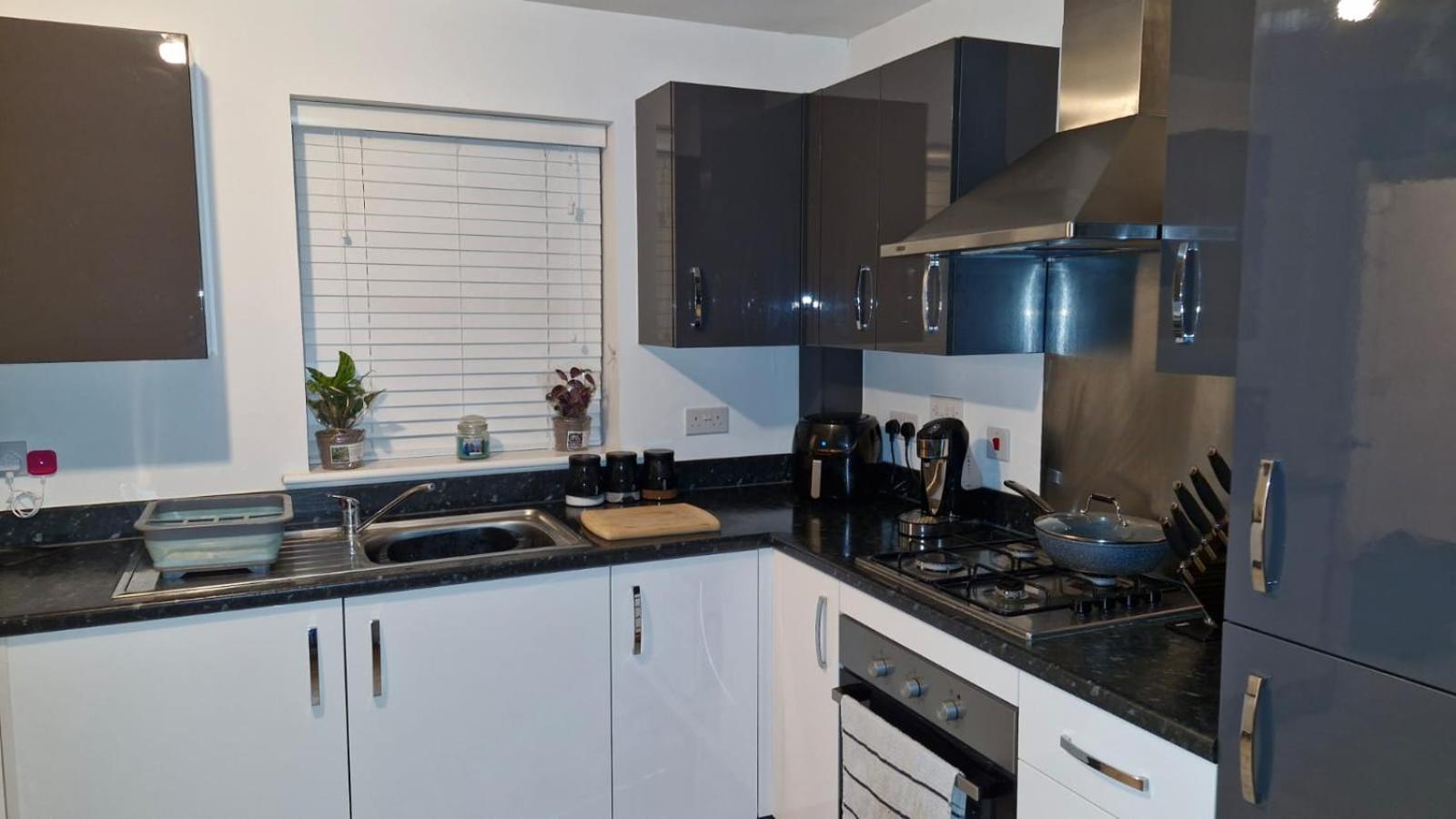 Modern Double Room With En-Suite, Parking & Fast Wifi - Close To Beach ساندجيت المظهر الخارجي الصورة